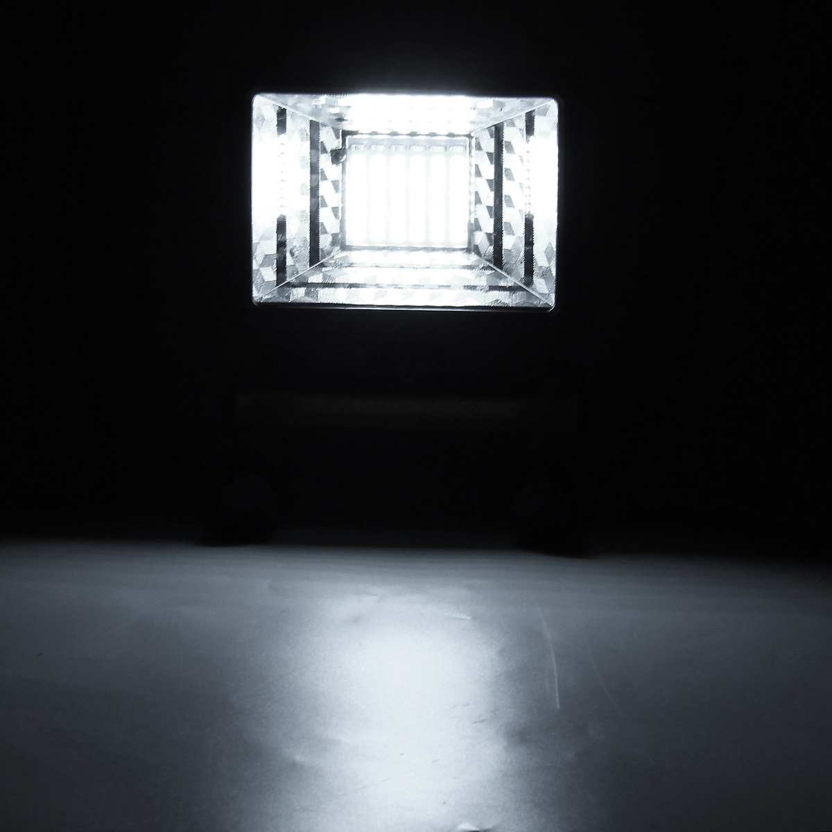 300W-900W LED Floodlight Portable Rechargeable Waterproof Spotlight Battery Powered Digital Searchlight Outdoor Camping Lamp