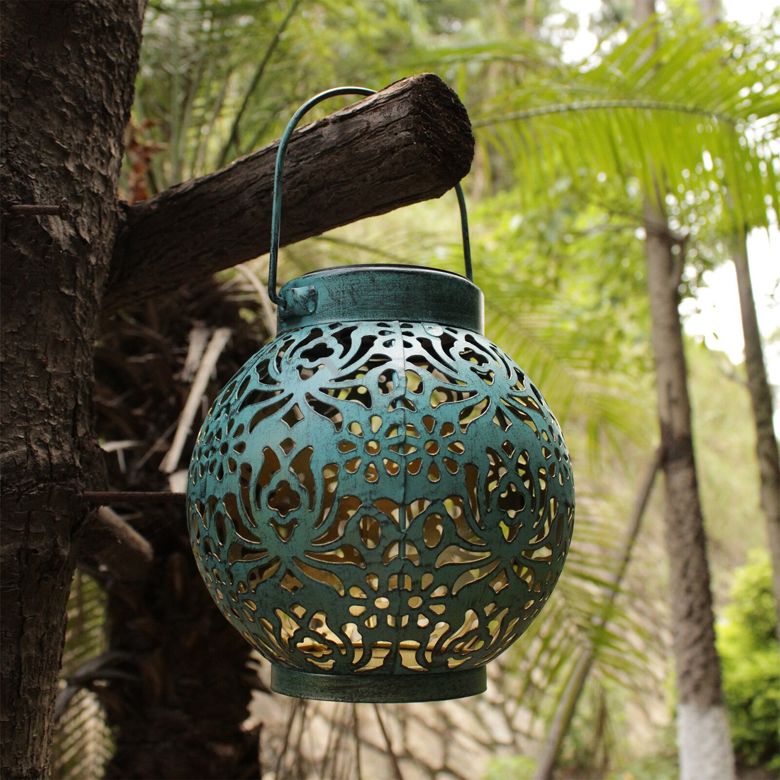 Solar Hanging Lantern LED Lights Waterproof Outdoors Solar Lamp for Pathway Walkway Retro Iron Art Garden Decoration Solar Light